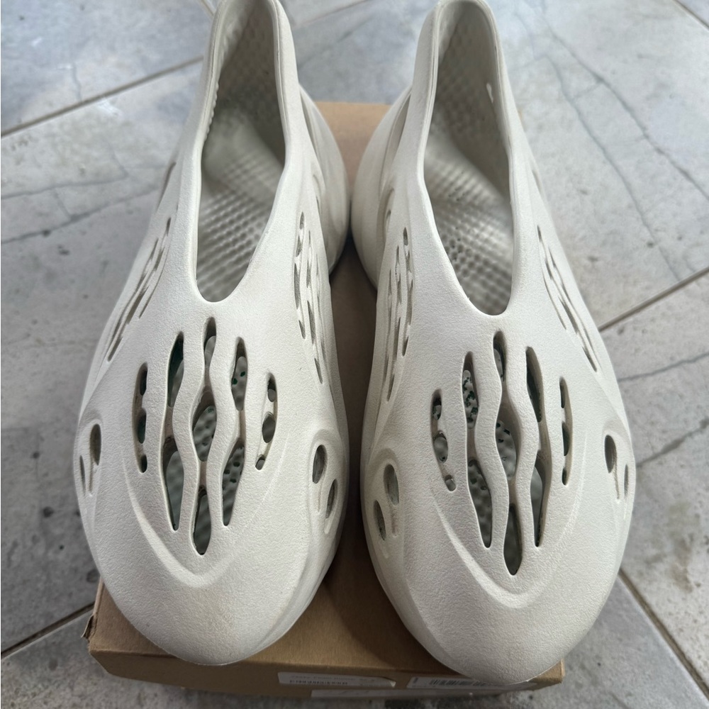 Yeezy Foamrummer Ararat View 2